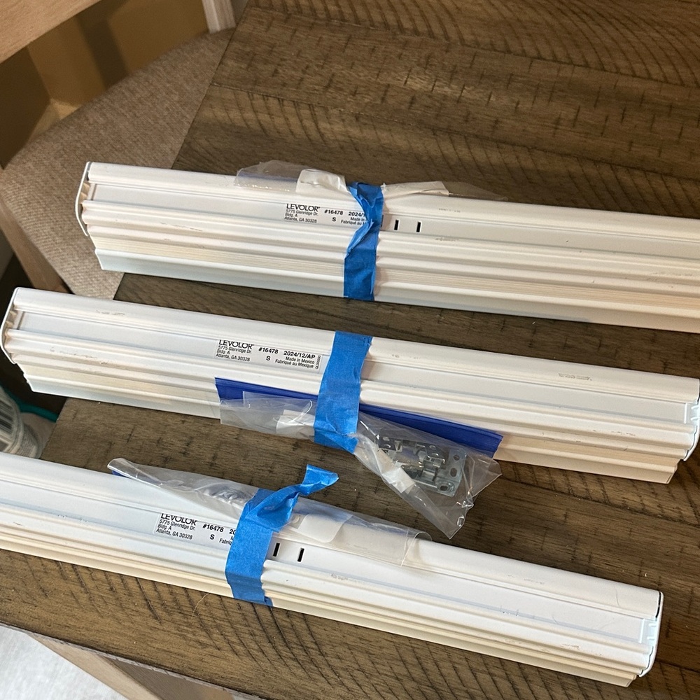 Levolor White Vertical Blind Headrails